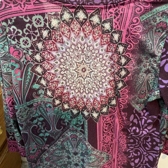 C&B 3/4 Sleeve Top - Picture 2 of 2